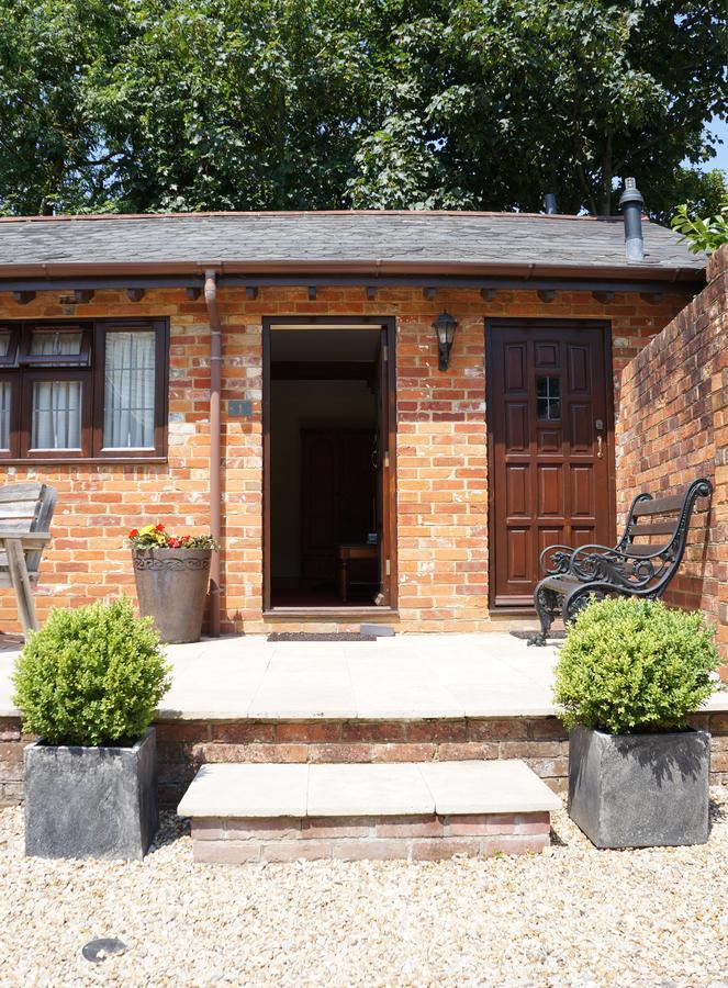 The Olde Barn Acomodação com café da manhã Lymington Exterior foto